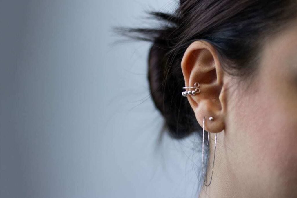 RINGING IN YOUR RIGHT EAR